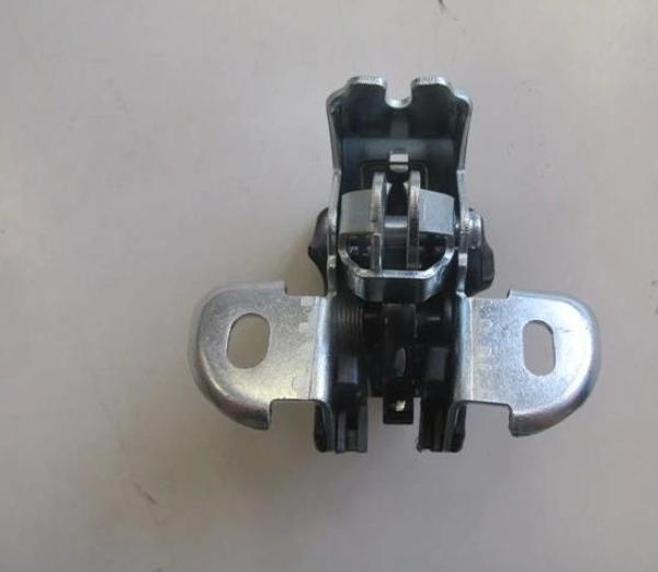 1998-2003 Renault Kangoo Bagaj Kilidi Alt Çift Kapı Oem No: 8200031626 - Image 1