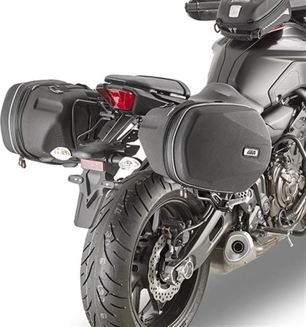 Givi TE2140 Yamaha Mt-07 (18-20) Yan Kumaş Çanta Taşıyıcı - Image 1