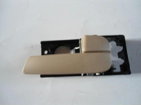 2006-2011 Kia Rio Iıı Ön Kapı İç Açma Kolu Sağ Bej (Hushan) (Adet) (Oem No:826201G000Ru) - Image 1