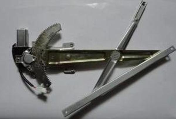 Hyundaı Matrıx- 06/08; Ön Cam Krikosu Sağ Elektrikli/Motorlu 2Fişli (Hushan) (Oem No: 98820-17100) - Image 1