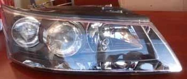 Hyundaı Sonata- 06/08; Far Lambası Sağ Elektrikli/Motorsuz/Mercekli (H7/H1) (Famella) (Oem No: 92102 - Image 1