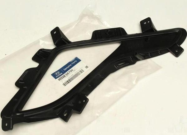 Sis Lamba Kapağı Elantra 14-16 Sağ (Oem No: 86528-3X700) - Image 1