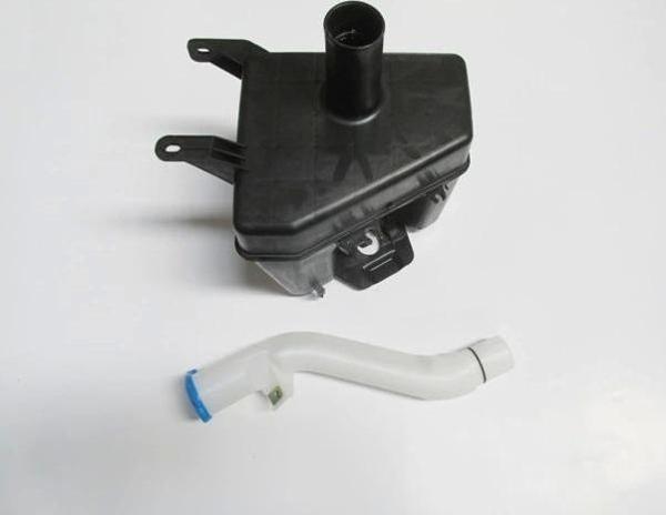 2005-2008 Kıa Sportage Ön Cam Su Bidonu/Deposu Motorsuz (Borusu İle Birlikte) (Bfn) (Oem No:986101F1 - Image 1