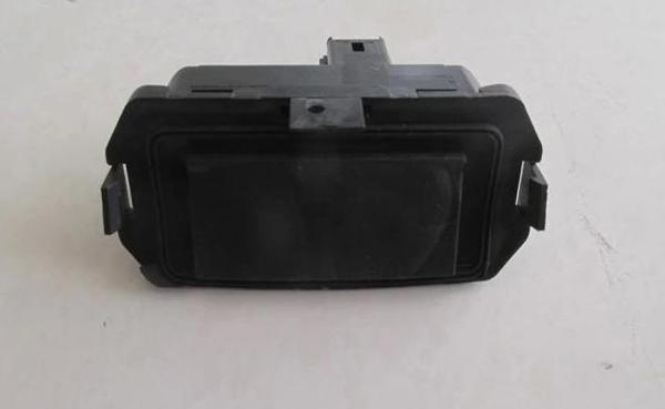 Renault Latıtude- 11/15; Bagaj Açma Düğmesi (Butonu) (Oem No: 8200076256) - Image 1
