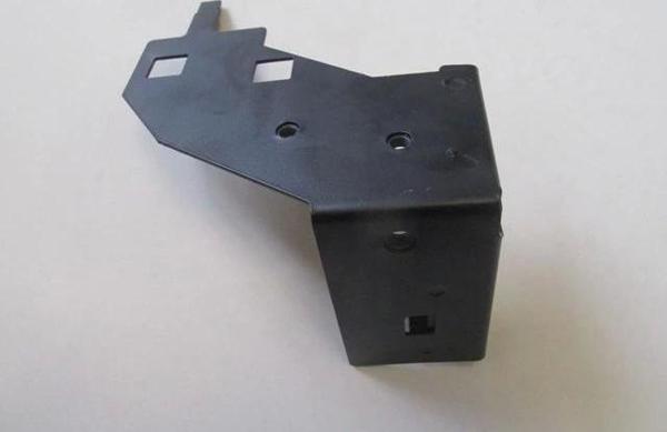 Renault Clıo- 4- Hb- 16/20; Ön Tampon Çamurluk Bağlantı Braketi Sağ (Sac) (Eagle Body) (Oem No: 6418 - Image 1