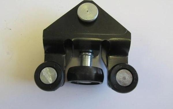 1999-2003 Opel Movano Sürgülü Kapı Alt Ray Bağlantısı Sağ Oem No: 8200080754 - Image 1