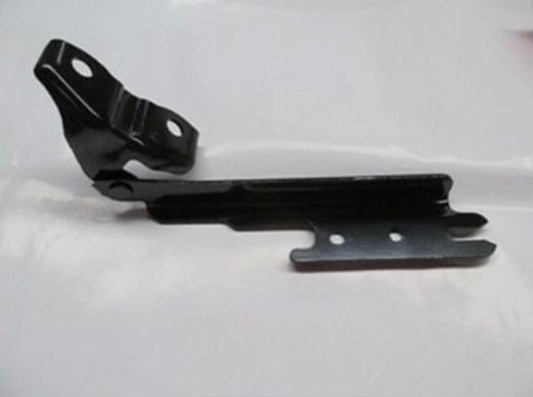 1999-2002 Mazda 323 Familia Kaput Menteşesi Sol (Tw) (Adet) (Oem No:Bd25D52420A) - Image 1