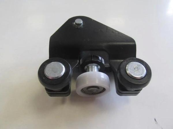 Peugeot Partner- Van- 10/18; Sürgülü Kapı Alt Ray Bağlantısı Sağ (Oem No: 9033.Z0) - Image 1