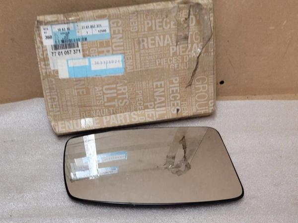 Ayna Camı Sol Isıtmalı Renault Master Iı Bm 03-09 (Oem No: 7701057371) - Image 1