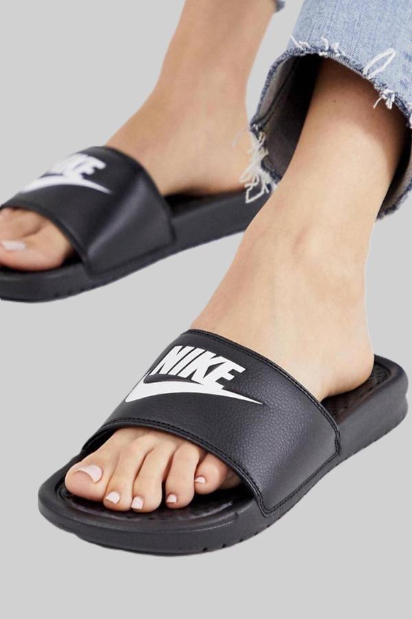 Nike Futura Benassi Slide Black Kadın Siyah Terlik Tek Bantlı - Image 1