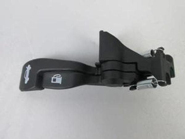 1999-2000 Toyota Corolla Ae111 Bagaj Kapağı Ve Depo Kapağı İç Açma Kolu (Mandalı) Plastik  (Adet) (O - Image 1