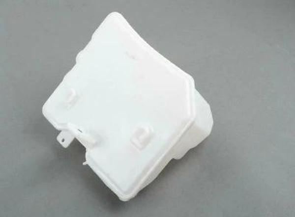 Su Fıskiye Deposu Passat Far Yıkamalı Alt 05-10 (Oem No: 3C0955453N) - Image 1