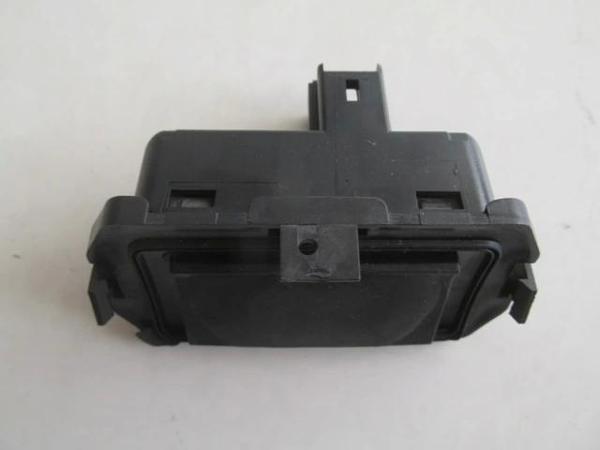 Renault Modus- 06/08; Bagaj Açma Düğmesi (Butonu) (Oem No: 8200076256) - Image 1