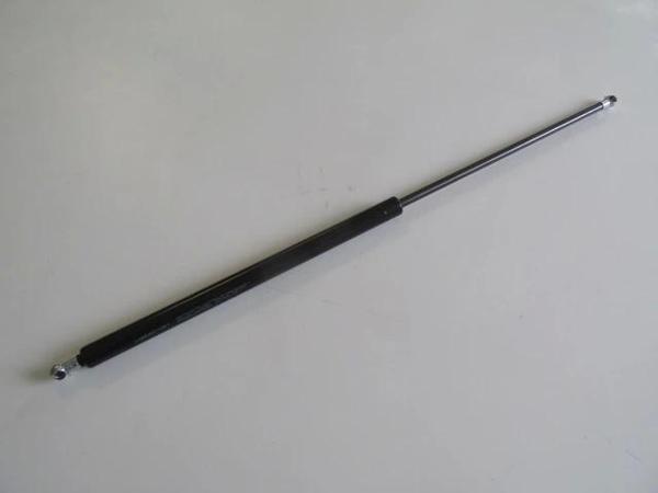 2002-2003 Volkswagen Transporter T4 Bagaj Amortisörü (70Cm) Sağ-Sol Aynı Adet (Adet) (Oem No:7D08293 - Image 1