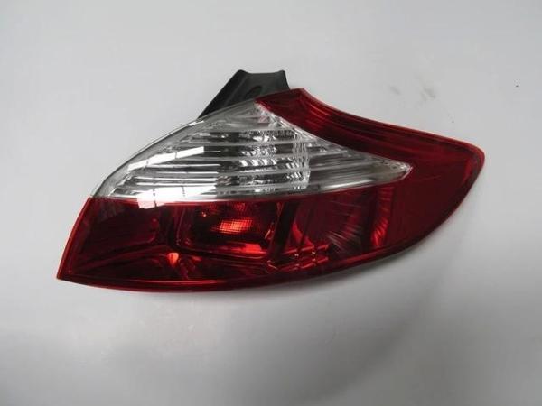 Renault Megane- 3- Hb- 14/15; Dış Stop Lambası Sağ Kırmızı/Beyaz (Pleksan) (Oem No: 265500007R) - Image 1