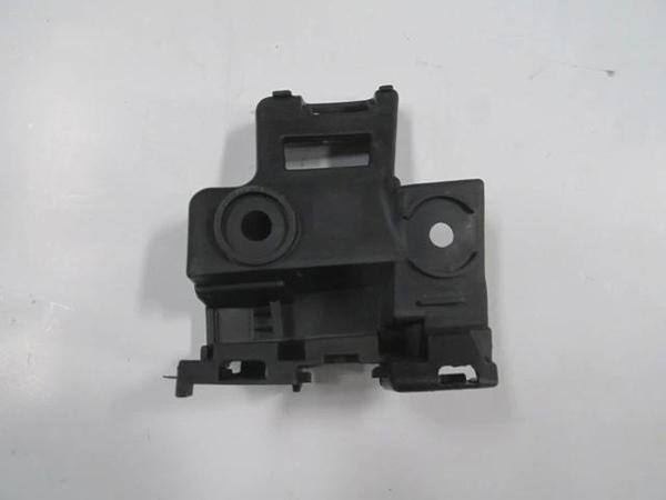 Volkswagen Golf- 6- 09/12; Arka Tampon Bağlantı Braketi Sol Küçük (Tw) (Oem No: 5K6807393A) - Image 1