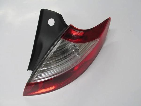 Renault Megane- 3- Hb- 10/13; Dış Stop Lambası Sağ Kırmızı/Beyaz (Pleksan) (Oem No: 265500007R) - Image 1