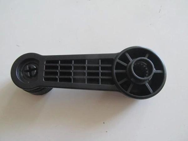 1993-1998 Toyota Corolla Ae101 Cam Açma Kolu Siyah (Frezesi Demirli Tip)  (Adet) (Oem No:6926022020A - Image 1