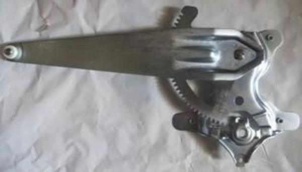 2001-2004 Toyota Rav4 Arka Cam Krikosu Sağ Elektrikli-Motorsuz (Hushan) (Adet) (Oem No:6980342020) - Image 1