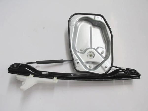 Volkswagen Golf- 5- 04/09; Arka Cam Krikosu Sol Elektrikli/Motorsuz (Tw) (Oem No: 1K4839461A) - Image 1