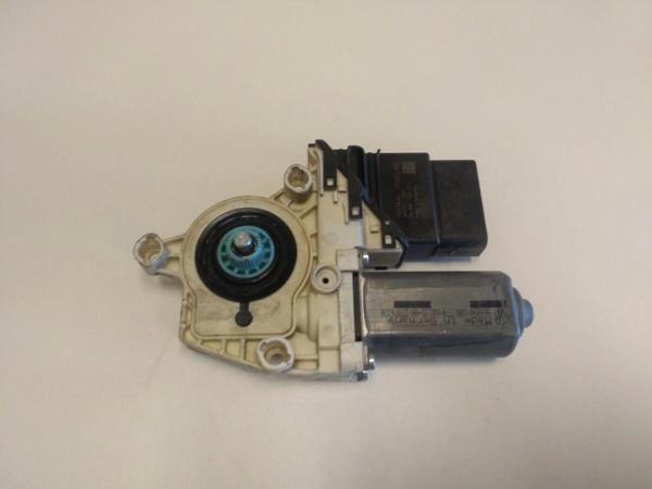 Cam Kaldırma Motoru Passat Ön Sağ 06- None (Oem No: Vw-1K0959703N) - Image 1