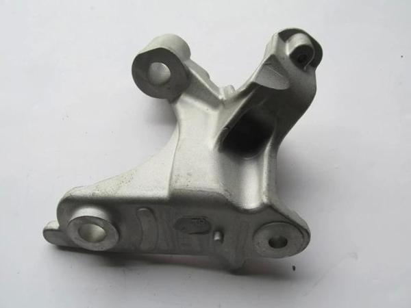 Renault Megane- 4- Sd- 21/24; Motor Beşiği Bağlantı Ayağı Sol (Beşik Darbe Emici) (Oem No: 548512672 - Image 1