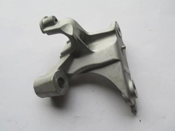 Renault Megane- 4- Sd/Hb- 16/20; Motor Beşiği Bağlantı Ayağı Sol (Beşik Darbe Emici) (Oem No: 548512 - Image 1