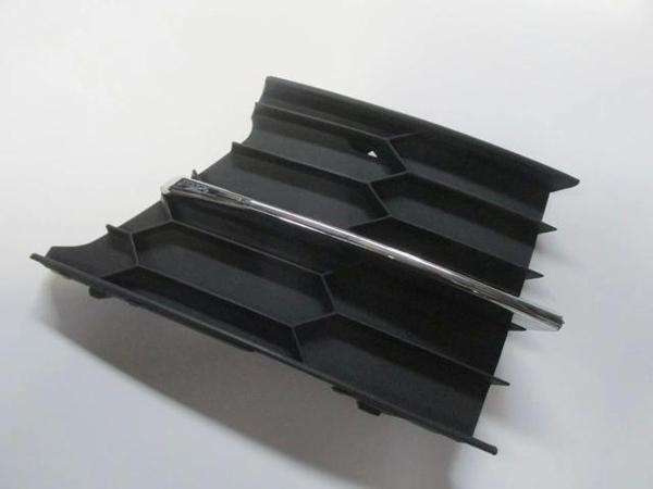 Skoda Rapıd- 13/16; Tampon Panjuru Sağ Nikelaj Çıtalı (Sis Lambası Yanı)(Tw) (Oem No: 3Td854662Aryp) - Image 1