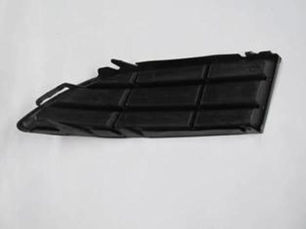 Skoda Fabıa- 10/15; Sis Lamba Kapağı Sağ (Sis Deliksiz) (Tw-Y) (Oem No: 5J0807368A) - Image 1