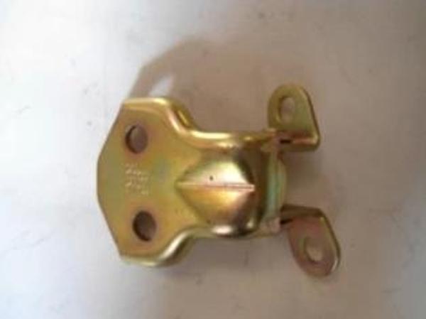 1989-1997 Toyota Hilux Pıck Up Ln85- Arka Kapı Menteşesi Alt Sağ  (Adet) (Oem No:6975089102) - Image 1