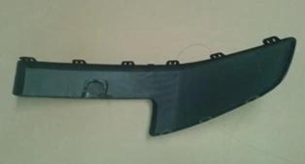 Renault Megane- 2- 07/09; Ön Tampon Bandı Sağ Siyah Çeki Demiri Kapağı İle Birlikte (Oem No: 7701476 - Image 1