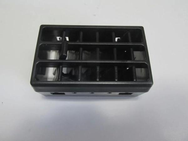 Renault R9- Broadway- 1997-2000 Ön Göğüs Orta Üfleme Peteği Sol Difizör  Oem No: 7702257701 - Image 1