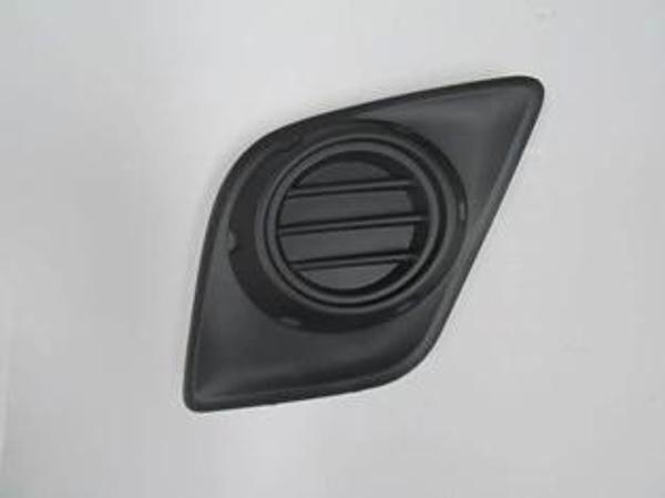 Toyota Hılux- Pıck Up- 15/19; Sis Lamba Kapağı Sağ Sis Deliksiz (Lm) (Oem No: 52127-0K200) - Image 1