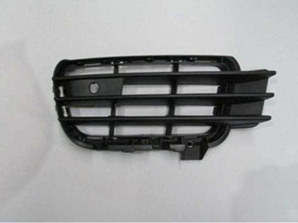 2010-2014 Volkswagen Touareg Ön Tampon Panjuru Sol Sensör Delikli (Bfn) (Adet) (Oem No:7P68546619B9) - Image 1
