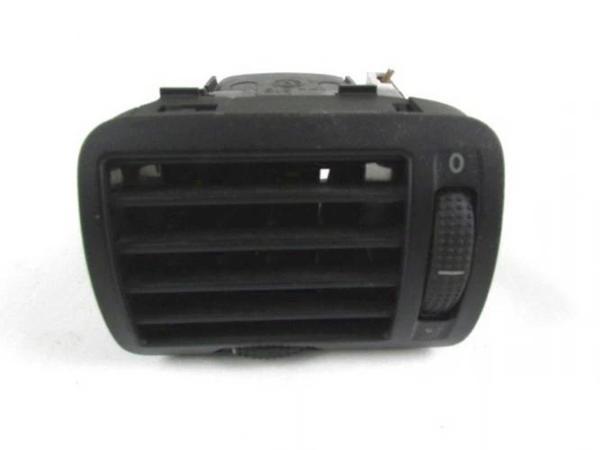 Ön Havalandırma Izgarası Passat Sol 1997-- Oem No: 3B0819703D - Image 1