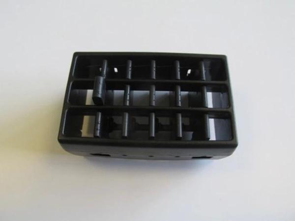 Renault R9- Faırway- 1993-1996 Ön Göğüs Yan Üfleme Peteği Sol Difizör - Image 1