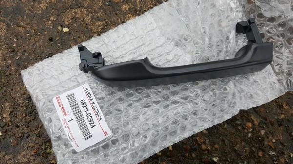 Kapı Kolu Aurıs 12-18 Ön Dış Sol (Kilit Kapaklı) (Oem No: 69211-02924) - Image 1