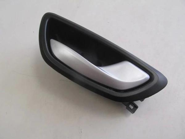 2016-2020 Renault Megane Iv Sd/Hb Ön Kapı İç Açma Kolu Sağ Gümüş Gri  (Oem No:826723233R) - Image 1