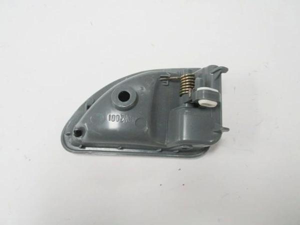 2001-2002 Renault Twingo Ön Kapı İç Açma Kolu Sol Gri Pütürlü (Tw) (Adet) (Oem No:8200259376) - Image 1