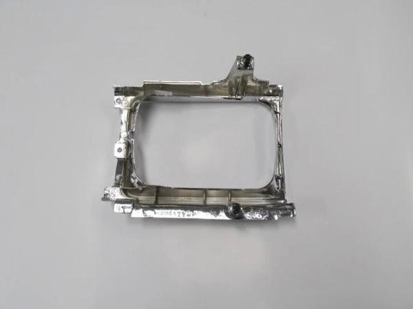 1985-1989 Toyota Hilux Pıck Up Ln56-65- Far Çerçevesi Sağ Nikelajlı (Adet) - Image 1