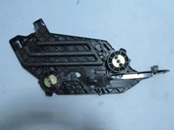 Skoda Octavıa- 10/12; Far Alt Bağlantı Braketi Sağ (Far Alt Taşıyıcısı/Yıkamasız) Plastik (Tw) (Oem  - Image 1