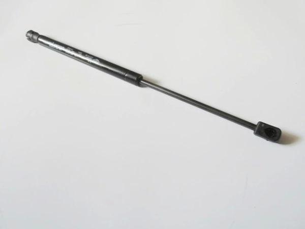 1996-2010 Skoda Octavia Bagaj Amortisörü Sağ-Sol Aynı Adet (41Cm) (Adet) (Oem No:1U6827550C) - Image 1