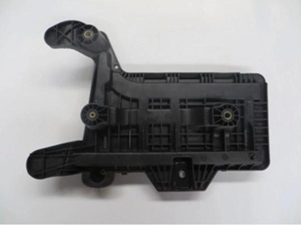 2006-2010 Volkswagen Jetta 5 Akü Koruyucu Plastiği Alt Gövdesi (Bfn) (Adet) (Oem No:1K0915333H) - Image 1