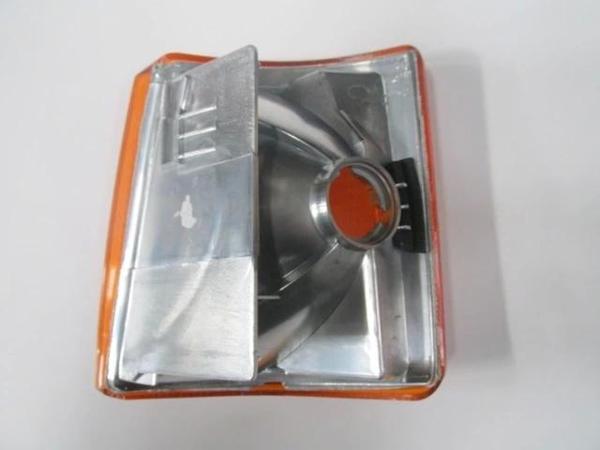 1996-2001 Volkswagen Transporter T4 Ön Sinyal Sağ Sarı (Famella) (Adet) (Oem No:701953050) - Image 1