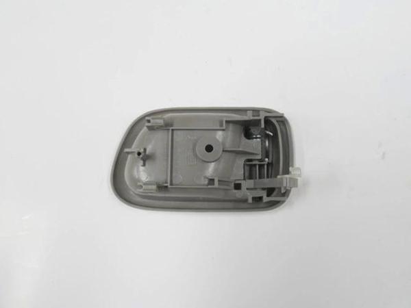 1999-2000 Toyota Corolla Ae111 Ön Kapı İç Açma Kolu Sol (Açık Gri)  (Adet) (Oem No:6920612160) - Image 1