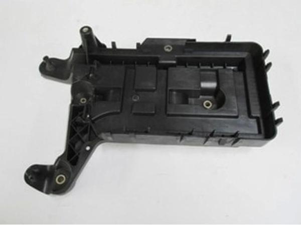 2010-2012 Skoda Octavia Akü Koruma Plastiği (Bfn) (Adet) - Image 1