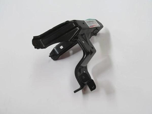 2002-2005 Toyota Hilux Pıck Up Ln145- D4D Ön Çamurluk İç Bağlantı Braketi Sol (Tw) (Adet) (Oem No:53 - Image 1