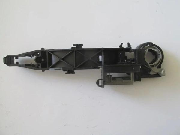 Renault Trafıc- 3- 15/21; Ön Kapı Dış Açma Kolu İç Mekanizması Sağ (Oem No: 806067794R) - Image 1