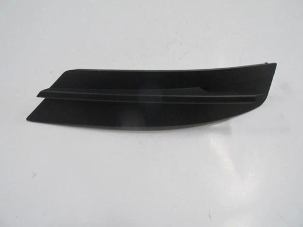 Volkswagen Crafter- 18/24; Sis Lamba Kapağı Üst Panjuru Sağ (Tyg) (Oem No: 7C08072469B9) - Image 1