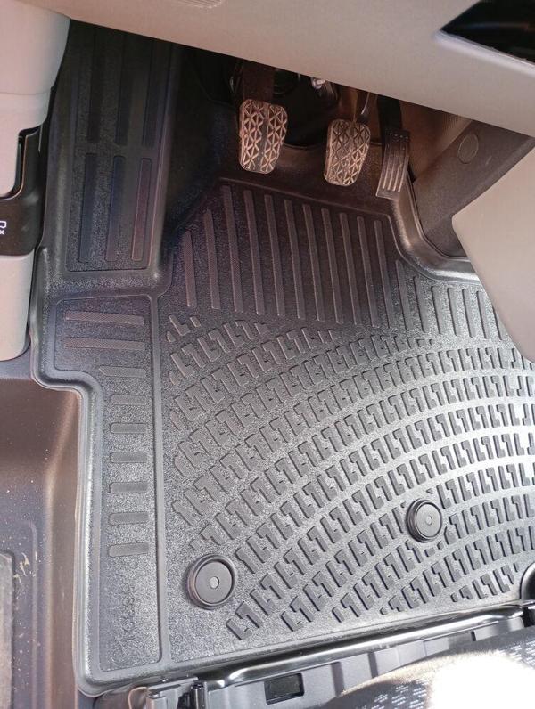 Ford Transit Custom (Kapalı Kasa) 2024 Sonrası Havuzlu Paspas - Image 1